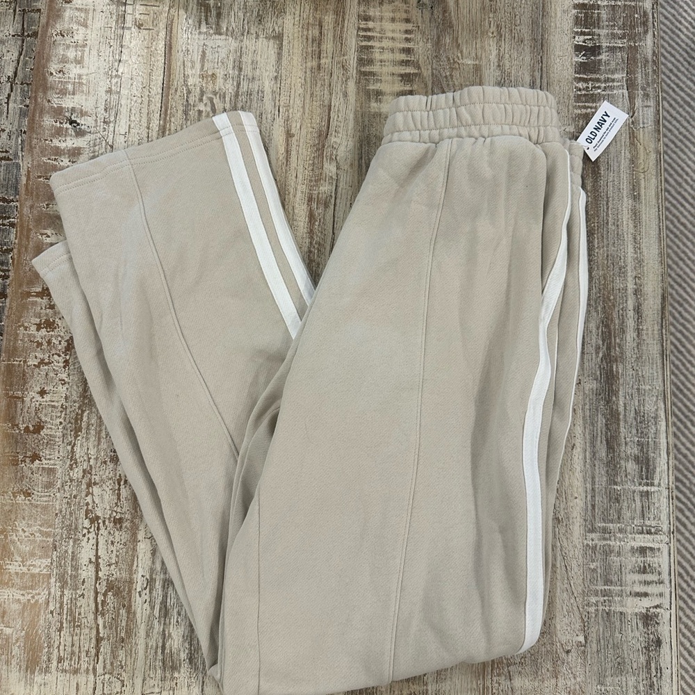 Old Navy fleece track pants with pockets